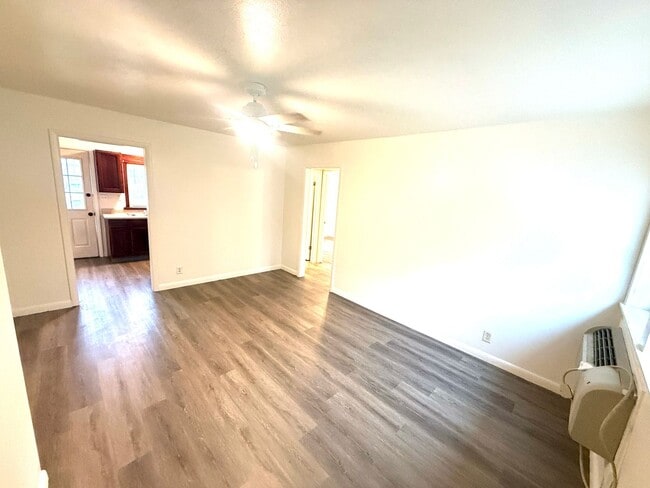 429 SE 11th St in Newton, KS - Building Photo - Building Photo