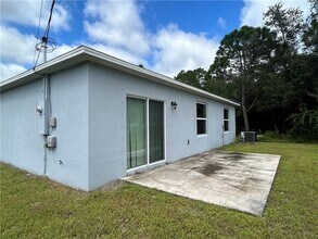 8046 104th Ct in Vero Beach, FL - Building Photo - Building Photo