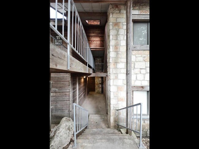 8200 Neely Dr in Austin, TX - Building Photo - Building Photo