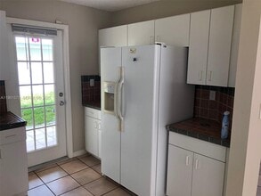 11274 SW 64th Ln in Miami, FL - Building Photo - Building Photo