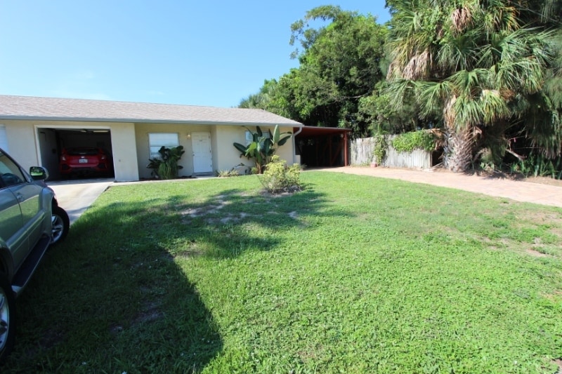 220 Grosse Pointe Ave in Indialantic, FL - Building Photo