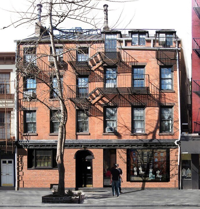 396 Bleecker St in New York, NY - Building Photo
