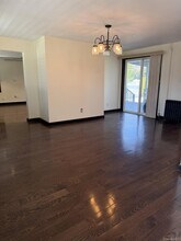 49 Forest Ave in Valley Stream, NY - Building Photo - Building Photo