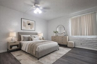 1940 W University Dr, Unit 101 in Mesa, AZ - Building Photo