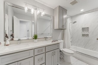 10719 Del Monte Dr in Houston, TX - Building Photo - Building Photo