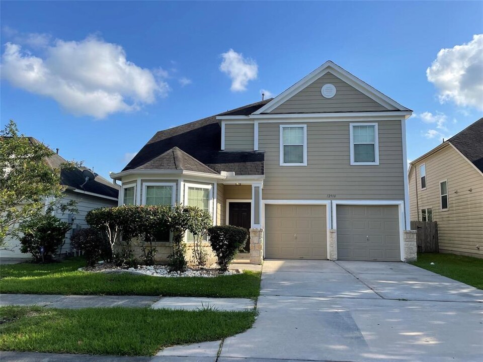 12910 Redbud Shores Ln in Houston, TX - Building Photo