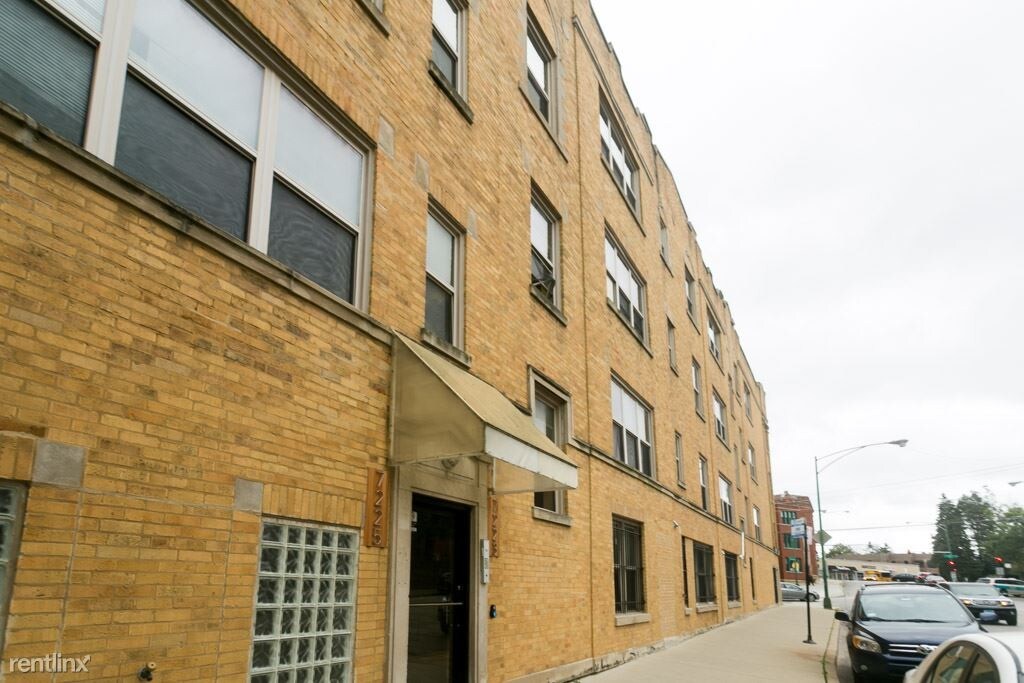 7223 N Rogers Ave-Unit -Unit 1 in Chicago, IL - Building Photo
