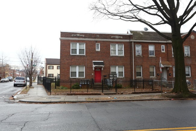 1647 W Virginia Ave NE in Washington, DC - Building Photo - Building Photo