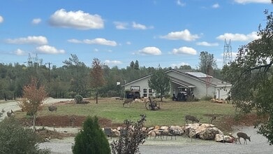 11303 Quartz Hill Rd in Redding, CA - Building Photo - Building Photo
