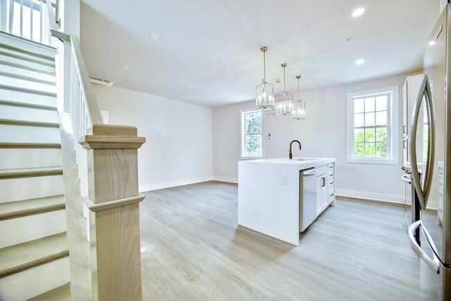Belmont Heights Apartments in Charlottesville, VA - Foto de edificio - Building Photo