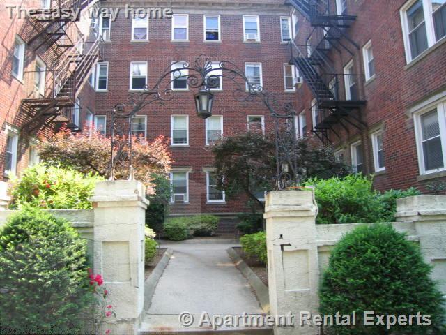 10 Agassiz St in Cambridge, MA - Building Photo