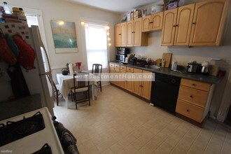 10 Cambridge Terrace-Unit -Apt 3 in Cambridge, MA - Building Photo - Building Photo