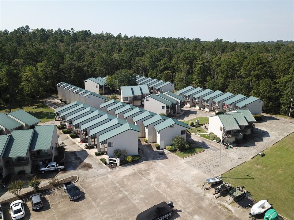 119 Bass Boat Vlg in Huntsville, TX - Building Photo