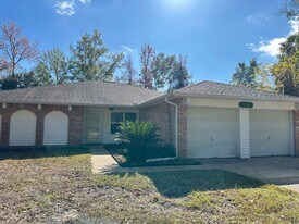 6838 Apona St in Diamondhead, MS - Building Photo