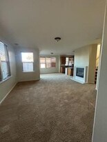 1821 Alice Way in Sacramento, CA - Building Photo