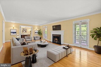8300 Kerry Rd in Chevy Chase, MD - Building Photo - Building Photo