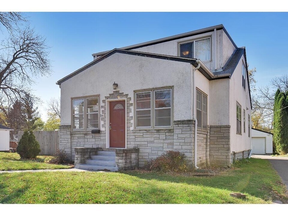561 Gotzian St in St. Paul, MN - Building Photo