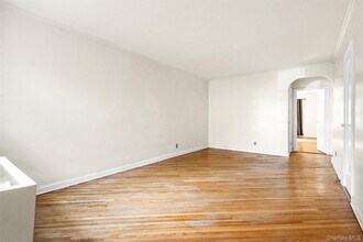 67-12 Selfridge St in Queens, NY - Building Photo - Building Photo