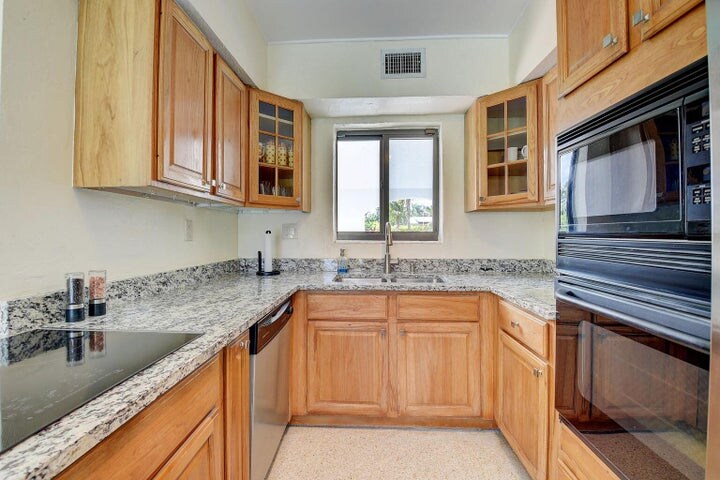 64 SW 9th Ave in Boca Raton, FL - Building Photo