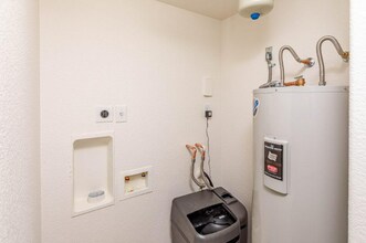 2094 Swanson Ave in Lake Havasu City, AZ - Foto de edificio - Building Photo