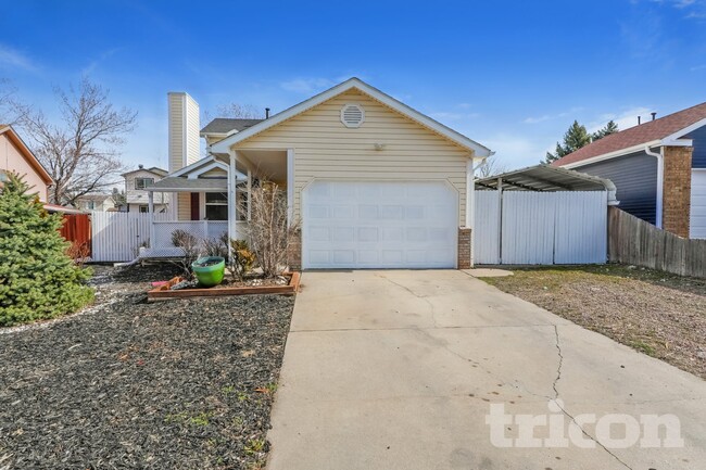 property at 4820 Jet Wing Cir W