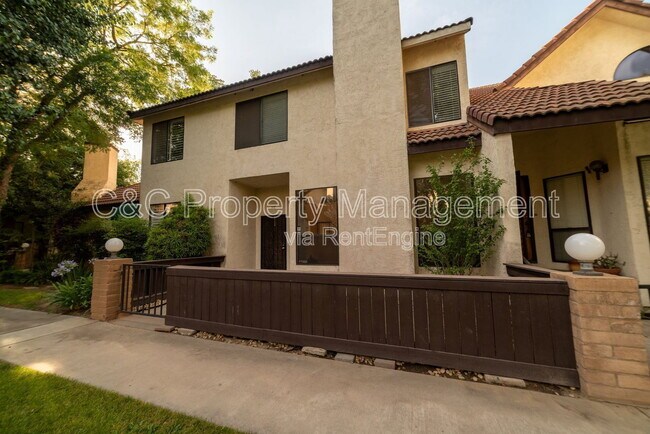 2890 E Huntington Blvd in Fresno, CA - Building Photo - Building Photo