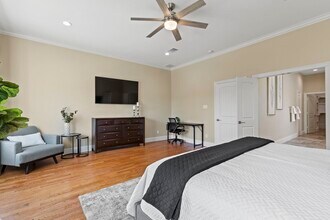 2211 Silverbonnet St in Houston, TX - Foto de edificio - Building Photo