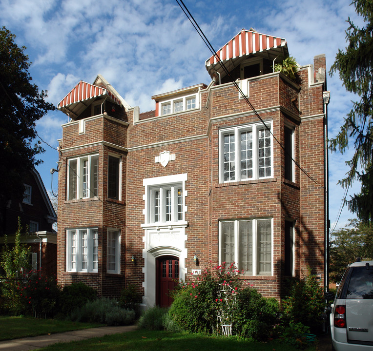 1612 Virginia St in Charleston, WV - Foto de edificio