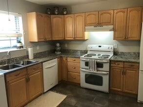 5813 Nottoway Ct, Unit C in Raleigh, NC - Building Photo - Building Photo