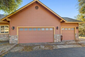 14304 Lake Vista Dr in Sonora, CA - Building Photo - Building Photo