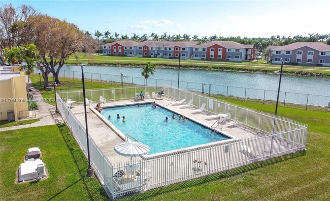 10370 SW 220th St in Cutler Bay, FL - Building Photo - Building Photo