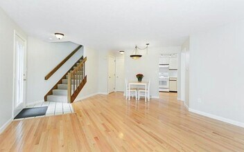8 Treetop Park in Westborough, MA - Building Photo - Building Photo