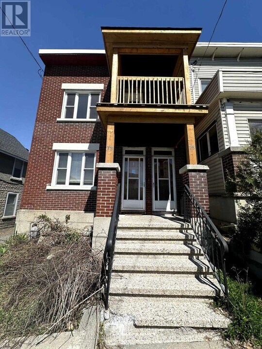 73 Poplar St in Ottawa, ON - Building Photo