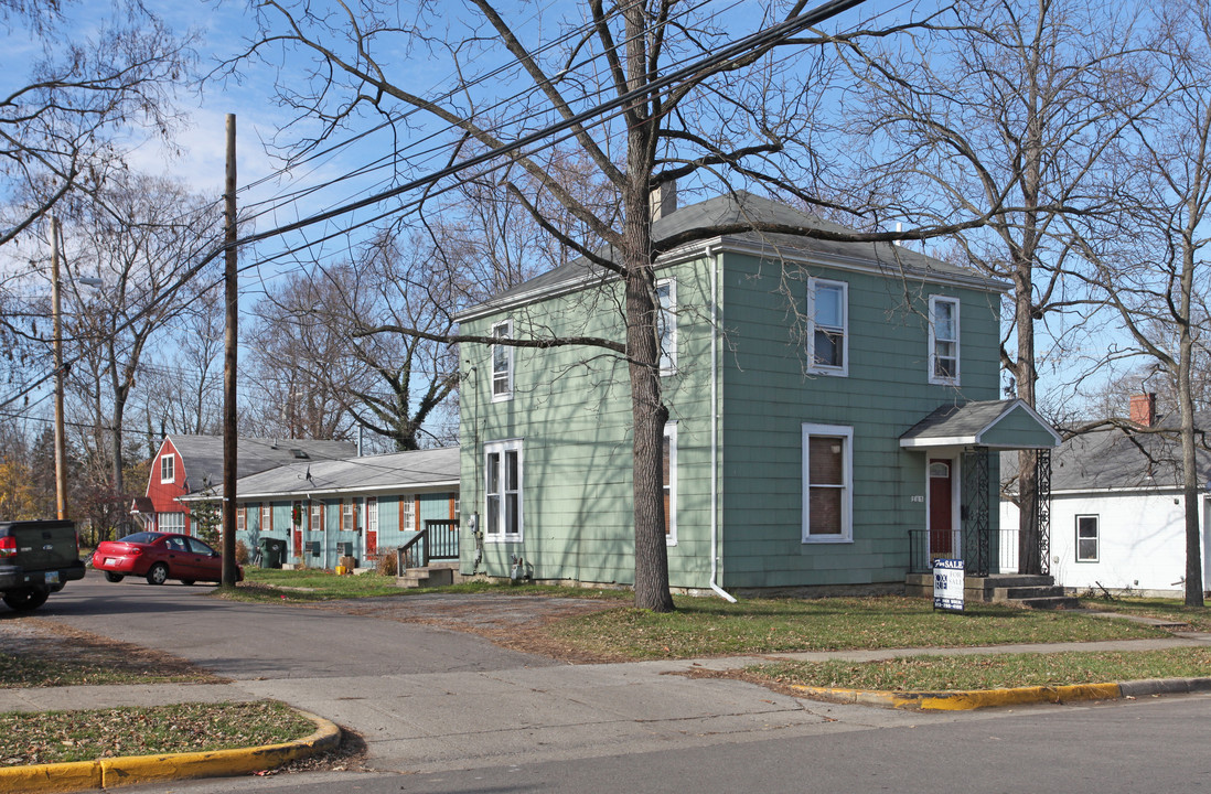 112 N College Ave in Oxford, OH - Foto de edificio