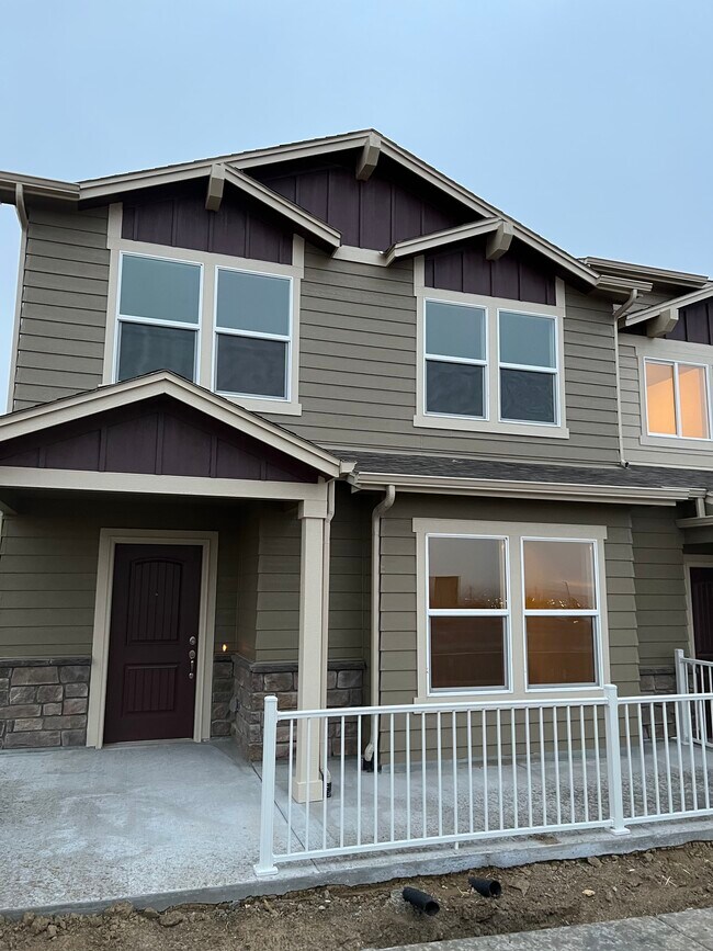 1044 Petra Heights in Colorado Springs, CO - Building Photo - Building Photo