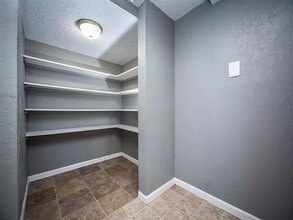 1804 E 48th St in Kansas City, MO - Building Photo - Building Photo