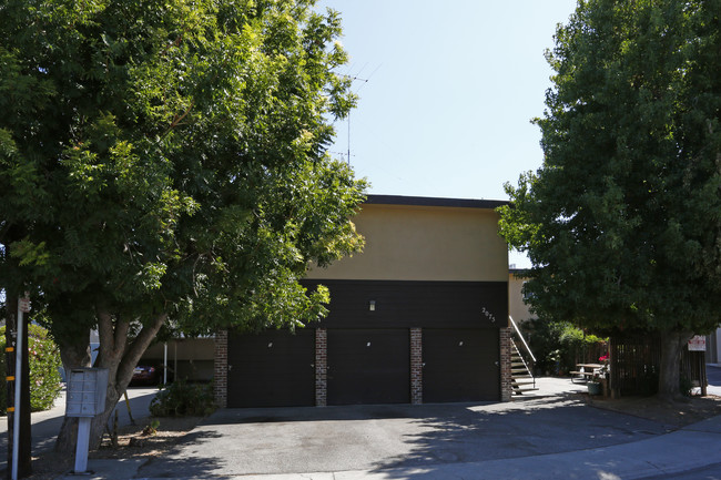 2075 Marlboro Ct in San Jose, CA - Foto de edificio - Building Photo