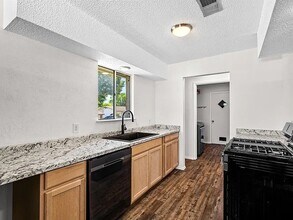 629 Bur Oak Dr in Irving, TX - Building Photo - Building Photo