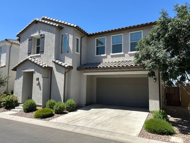 1168 E Sabino Dr in Chandler, AZ - Building Photo - Building Photo