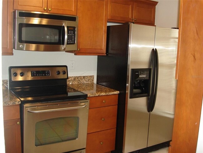 2902 Bradley Ct in New Port Richey, FL - Foto de edificio - Building Photo