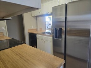 5382 Gatewood Dr in Klamath Falls, OR - Building Photo - Building Photo