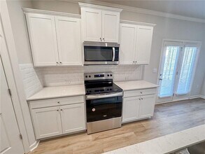 6642 Corryton St in Flowery Branch, GA - Building Photo - Building Photo