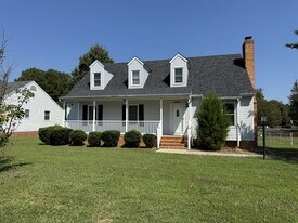 4308 Boxwood Dr in Prince George, VA - Building Photo
