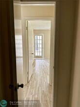 3330 Pinewalk Dr N in Margate, FL - Foto de edificio - Building Photo