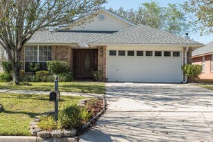 25 Littleton St in Cantonment, FL - Building Photo