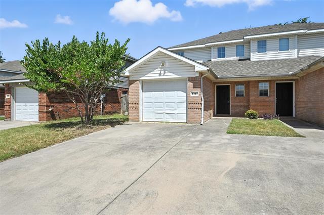 1317 Village Garden Dr in Azle, TX - Building Photo - Building Photo