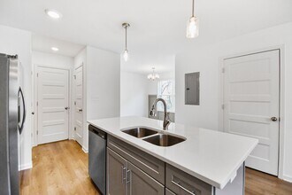 949 Oak Ln in Clarksville, TN - Building Photo - Building Photo