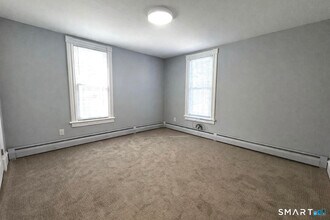 10 Bayview Ave in Norwalk, CT - Building Photo - Building Photo