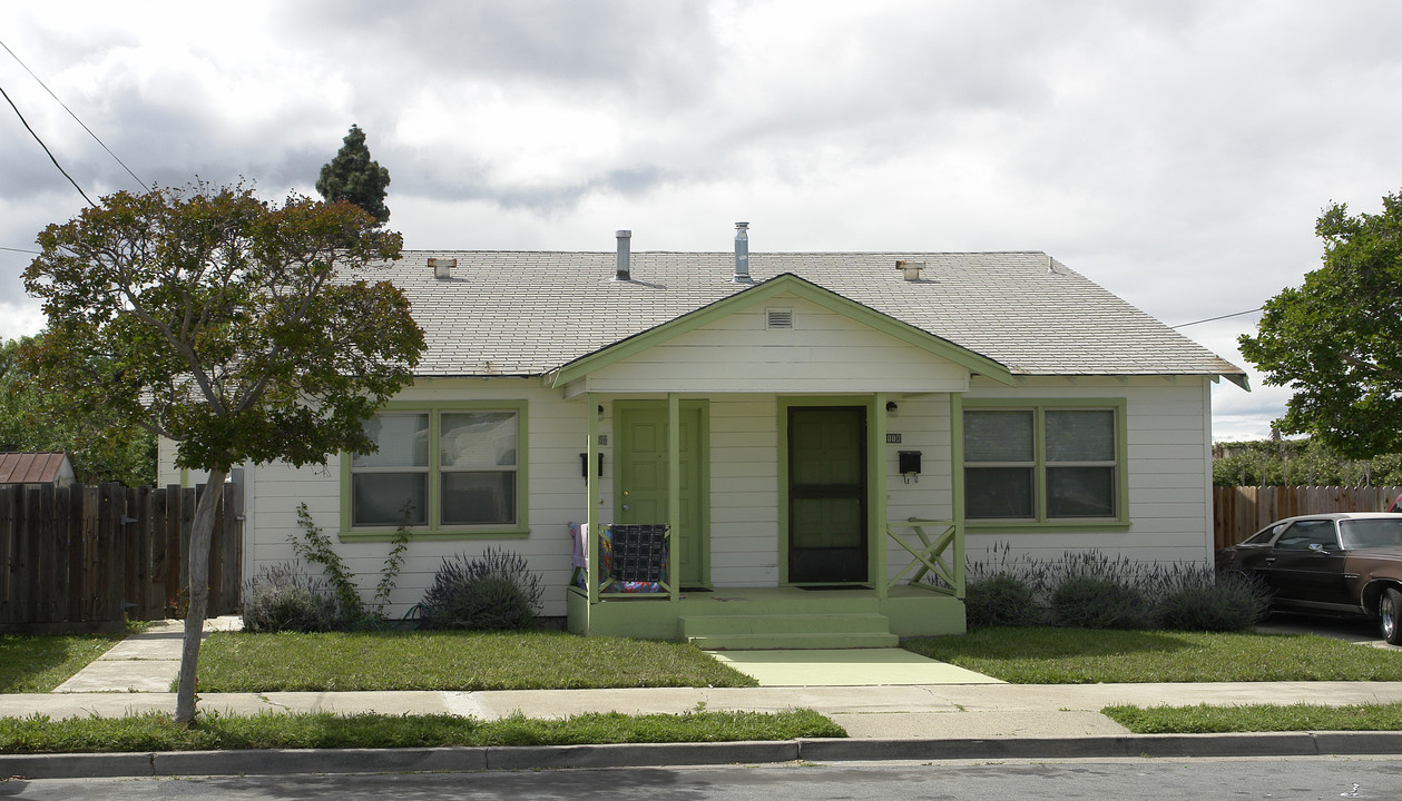 1118 Maple St in Pittsburg, CA - Building Photo