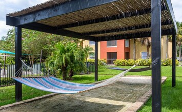 Mission Club Apartments in Orlando, FL - Foto de edificio - Building Photo